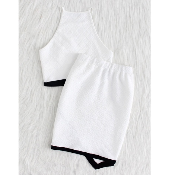 White 2 Piece Set: Crop Top and Pencil Skirt - Picture 3 of 9